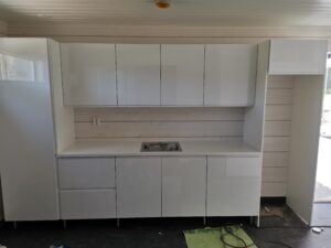 Kodinhoitohuoneen kaapistot